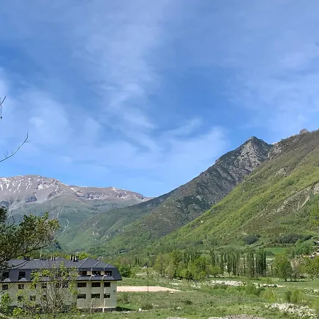 Bpirineos-Pico Cerler Apartment Benasque